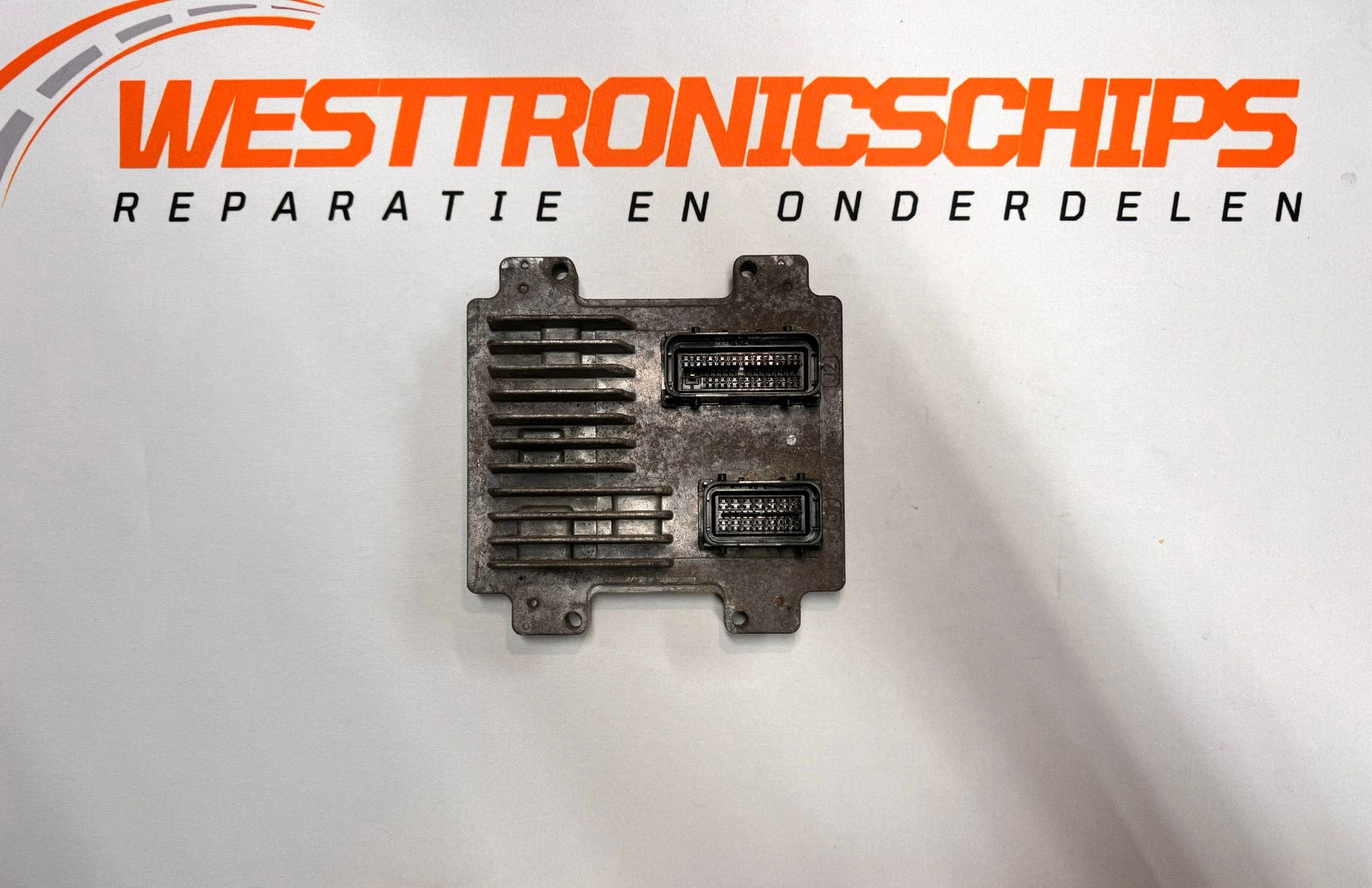 ECU 55583742 - 86AA5W591308001A