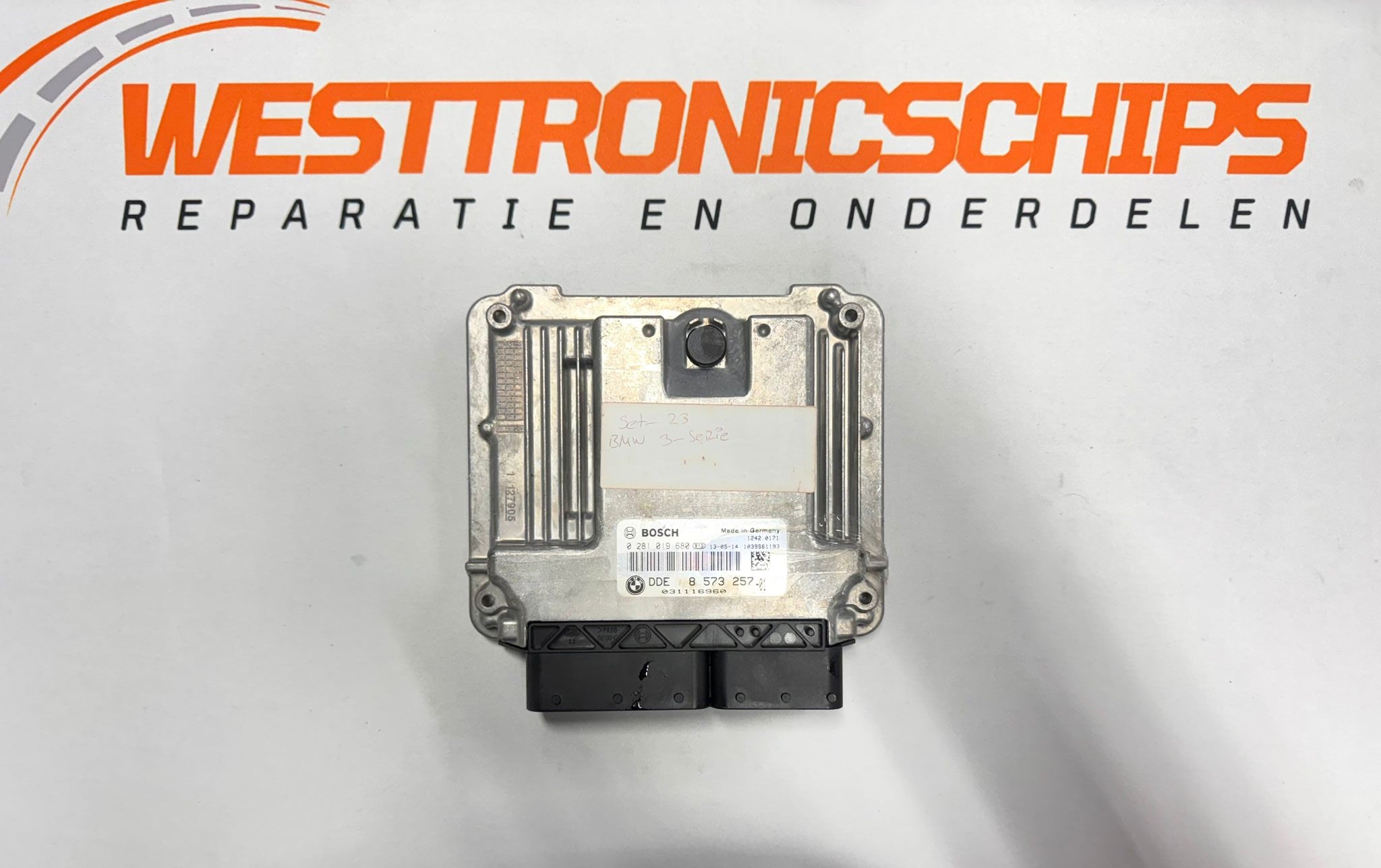 ECU 8573257 - 0 281 019 680